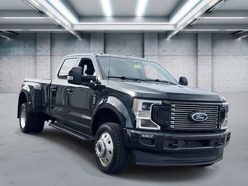 Certified 2022 Ford F450 Lariat w/ FX4 Off-Road Package image 26