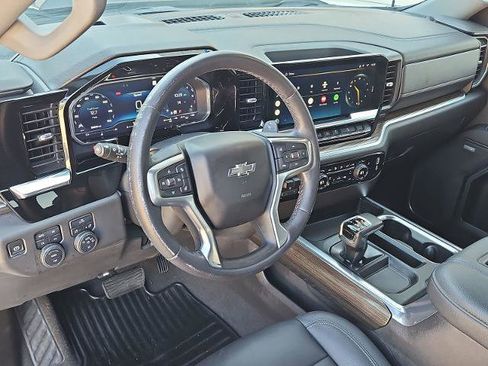 Used 2022 Chevrolet Silverado 1500 LT Trail Boss w/ Convenience Package II image 10