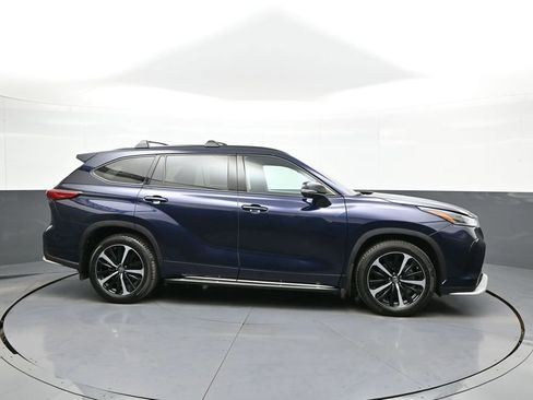 Used 2021 Toyota Highlander XSE image 5