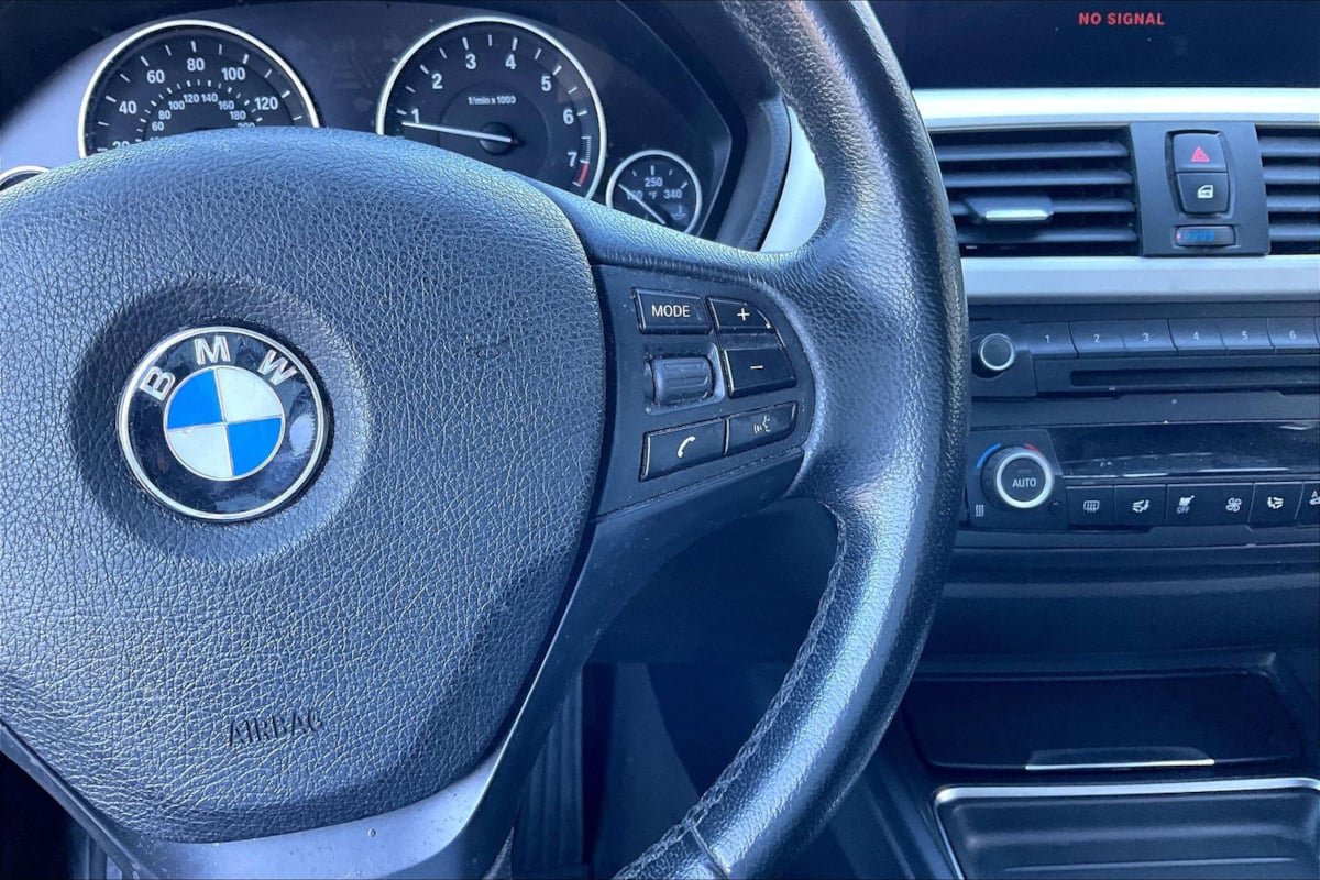 Used 2013 BMW 328i Sedan RWD image 19