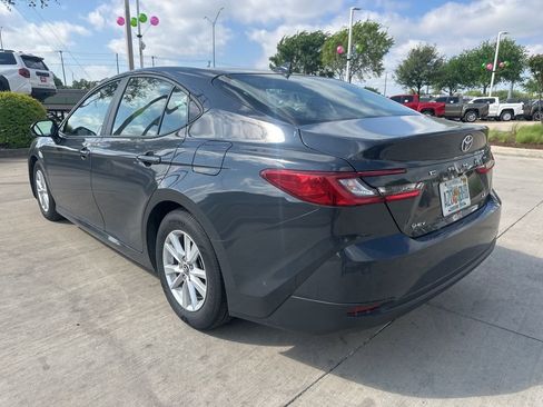 Used 2025 Toyota Camry LE image 4