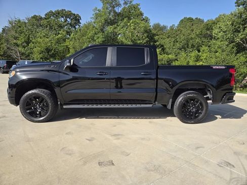 Used 2025 Chevrolet Silverado 1500 LT Trail Boss w/ Convenience Package II AWD/4WD image 5
