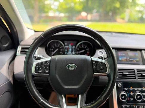 Used 2019 Land Rover Discovery Sport SE AWD/4WD image 12