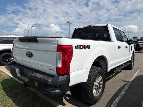 Used 2017 Ford F250 XLT AWD/4WD image 4