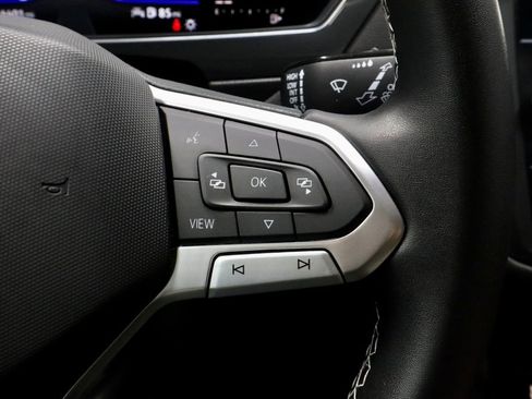 Used 2022 Volkswagen Tiguan SE image 28