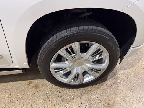 Used 2025 Chevrolet Silverado 1500 High Country AWD/4WD image 30