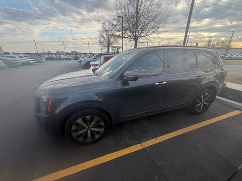 Used 2022 Kia Telluride S image 1