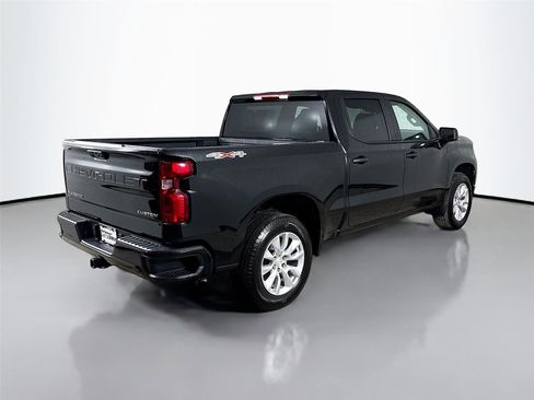 Used 2025 Chevrolet Silverado 1500 Custom image 8
