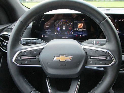 Used 2025 Chevrolet Equinox LT FWD image 26