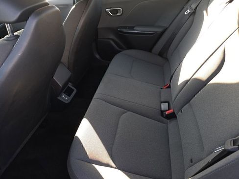 Used 2025 Kia K4 LXS image 18