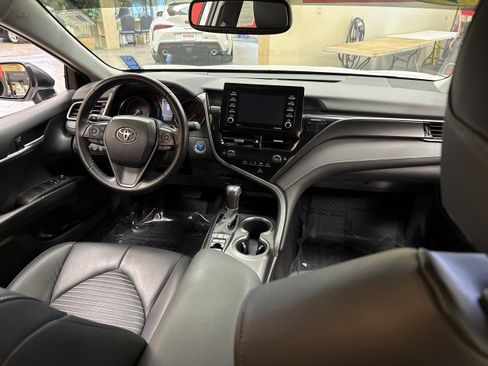 Used 2023 Toyota Camry SE w/ Convenience Package image 20