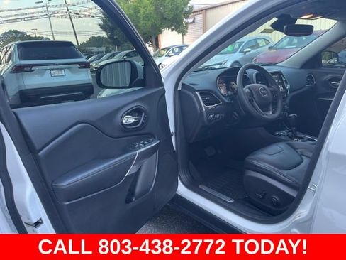 Used 2021 Jeep Cherokee Limited w/ Trailer Tow Group AWD/4WD image 4