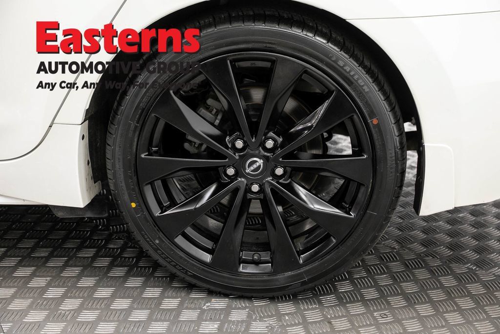 Used 2023 Nissan Maxima SR w/ Sport Mat Group FWD image 36