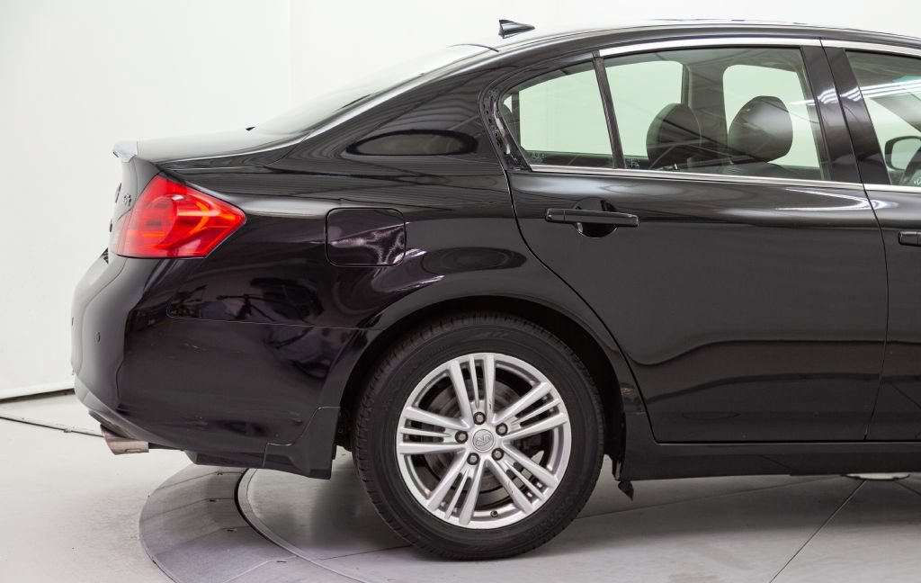 Used 2013 INFINITI G37 x Sedan w/ Premium Pkg AWD/4WD image 17