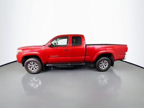 Used 2017 Toyota Tacoma SR5 w/ Tow Package RWD image 6