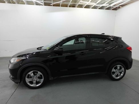 Used 2017 Honda HR-V EX image 8