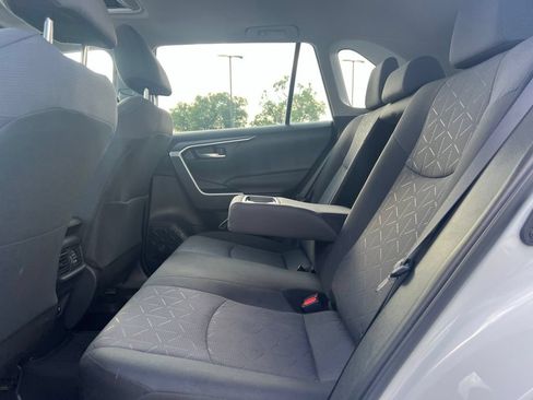 Used 2019 Toyota RAV4 XLE w/ Convenience Package AWD/4WD image 10