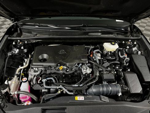 Certified 2025 Toyota Camry LE image 9