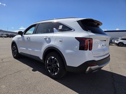 New 2026 Kia Sorento S FWD image 4