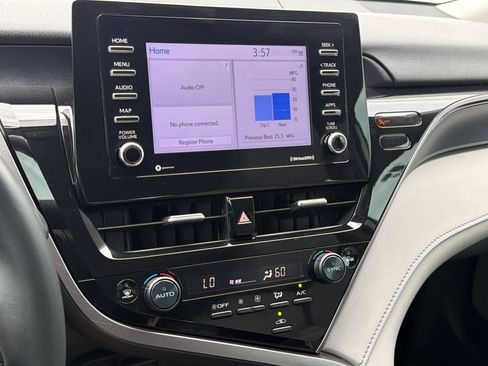 Used 2024 Toyota Camry SE FWD image 19