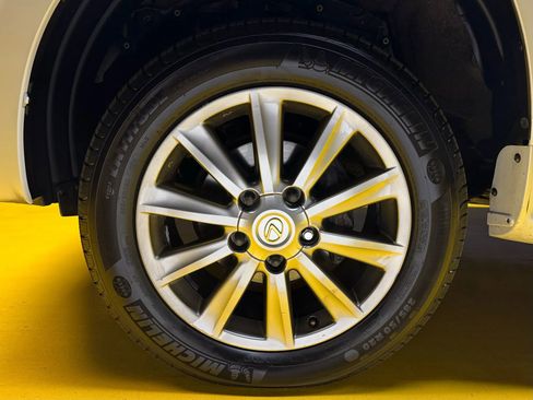 Used 2011 Lexus LX 570 4WD w/ Luxury Pkg image 10