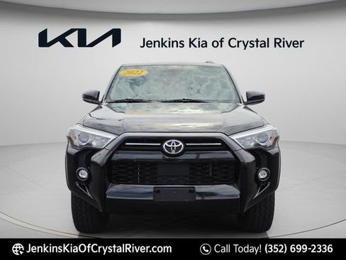 Used 2022 Toyota 4Runner SR5 AWD/4WD image 13