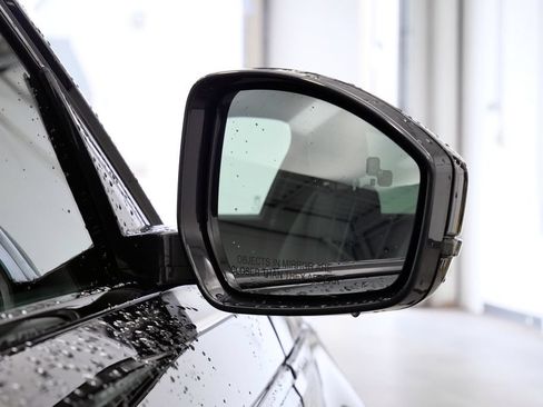 Used 2023 Land Rover Range Rover Velar R-Dynamic S AWD/4WD image 37