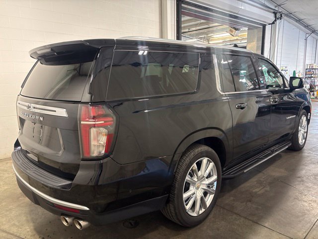 Used 2023 Chevrolet Suburban High Country w/ Advanced Technology Package AWD/4WD image 4
