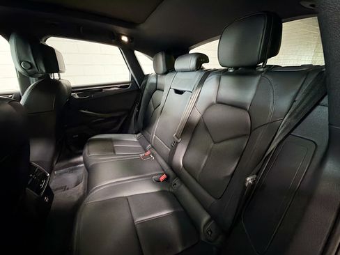 Certified 2023 Porsche Macan image 21