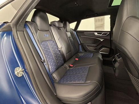 Used 2024 Audi RS 7 Performance w/ Matte Carbon Package image 18