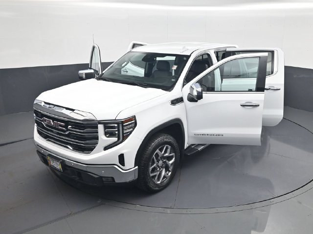 Used 2023 GMC Sierra 1500 SLT w/ SLT Premium Plus Package AWD/4WD image 30