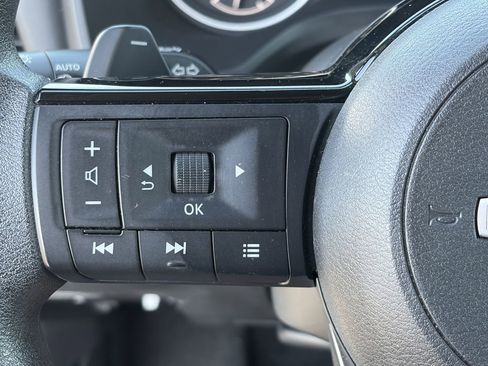 Certified 2023 Nissan Rogue SV image 22