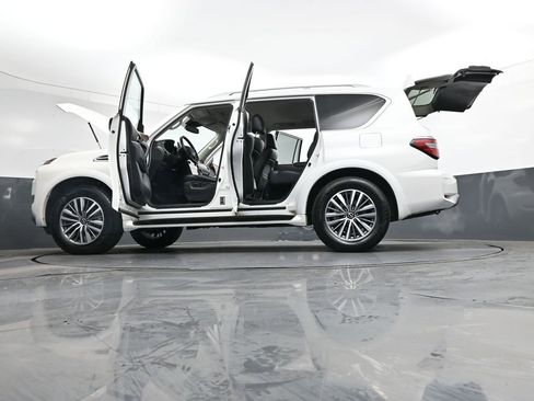 Used 2024 Nissan Armada SL w/ Captain's Chairs Package RWD image 53