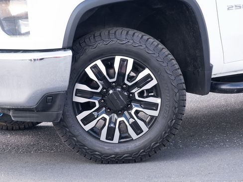 Used 2021 Chevrolet Silverado 2500 LT w/ Snow Plow Prep/Camper Package AWD/4WD image 16