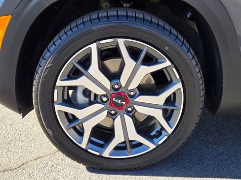 Used 2022 Kia Seltos SX image 9