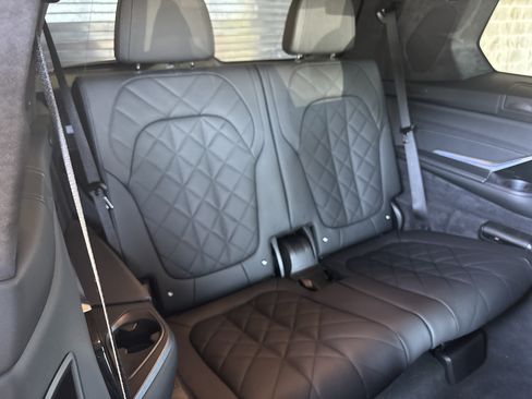 Used 2026 BMW X7 xDrive40i w/ M Sport Package AWD/4WD image 32