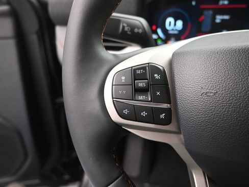 New 2025 Ford Explorer Active w/ Active Comfort Package image 7