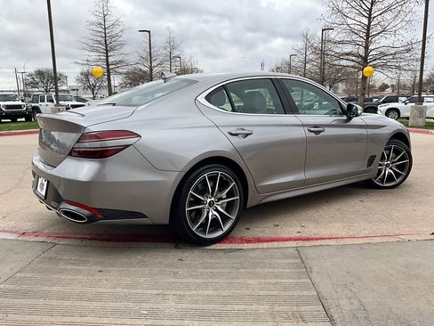 Used 2025 Genesis G70 2.5T image 6