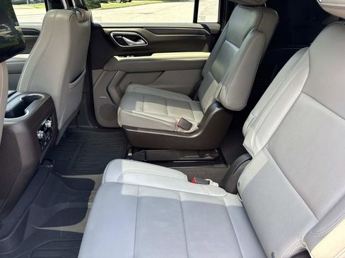 Used 2021 GMC Yukon XL SLT w/ Rear Media and Nav Package AWD/4WD image 32