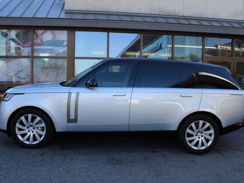 Certified 2024 Land Rover Range Rover Long Wheelbase SE image 10