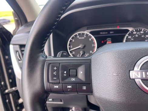 Used 2025 Nissan Rogue SV AWD/4WD image 24