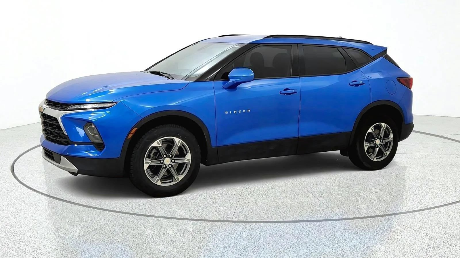Used 2024 Chevrolet Blazer LT w/ Convenience Package FWD image 4