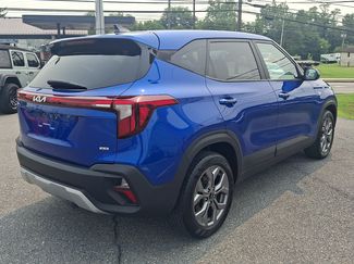 Used 2024 Kia Seltos LX AWD/4WD video 4