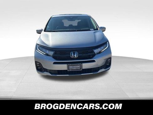 New 2026 Honda Odyssey Touring image 8