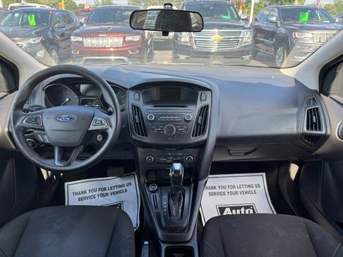 Used 2015 Ford Focus SE FWD image 20