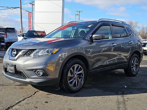 Used 2016 Nissan Rogue SL w/ SL Premium Package image 3