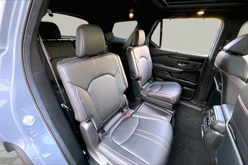Certified 2025 Honda Pilot TrailSport image 17