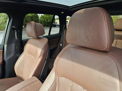 Used 2021 BMW X5 sDrive40i w/ M Sport Package image 17
