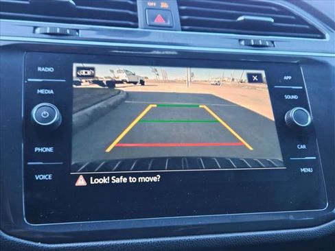 Used 2023 Volkswagen Tiguan SE R-Line image 13