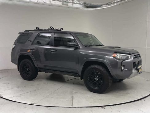 Used 2020 Toyota 4Runner TRD Off-Road AWD/4WD image 7
